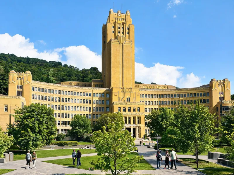 達日留学 - 蒙特利尔大学法国留学申请目标院校校园场景